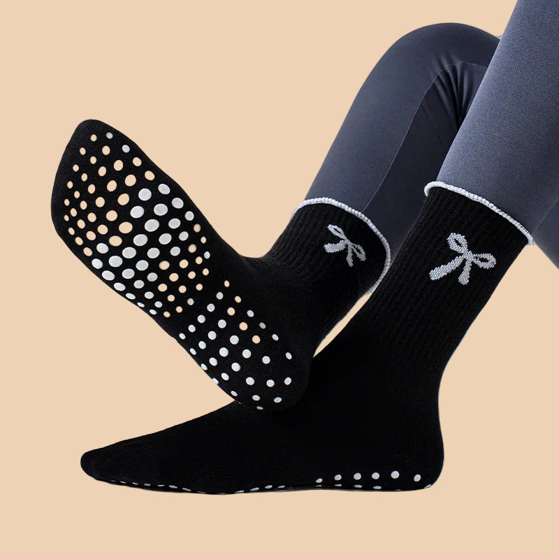 [PACK OF 4] Lovellee Women's Mid-Calf Yoga Socks with Anti-Slip Grip and Bow Design
